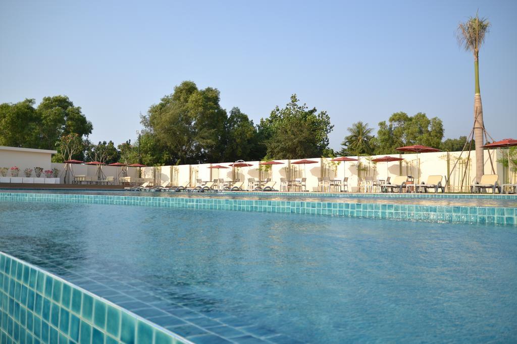 Holiday Palace Casino Resort Σίχανουκβιλ Εξωτερικό φωτογραφία